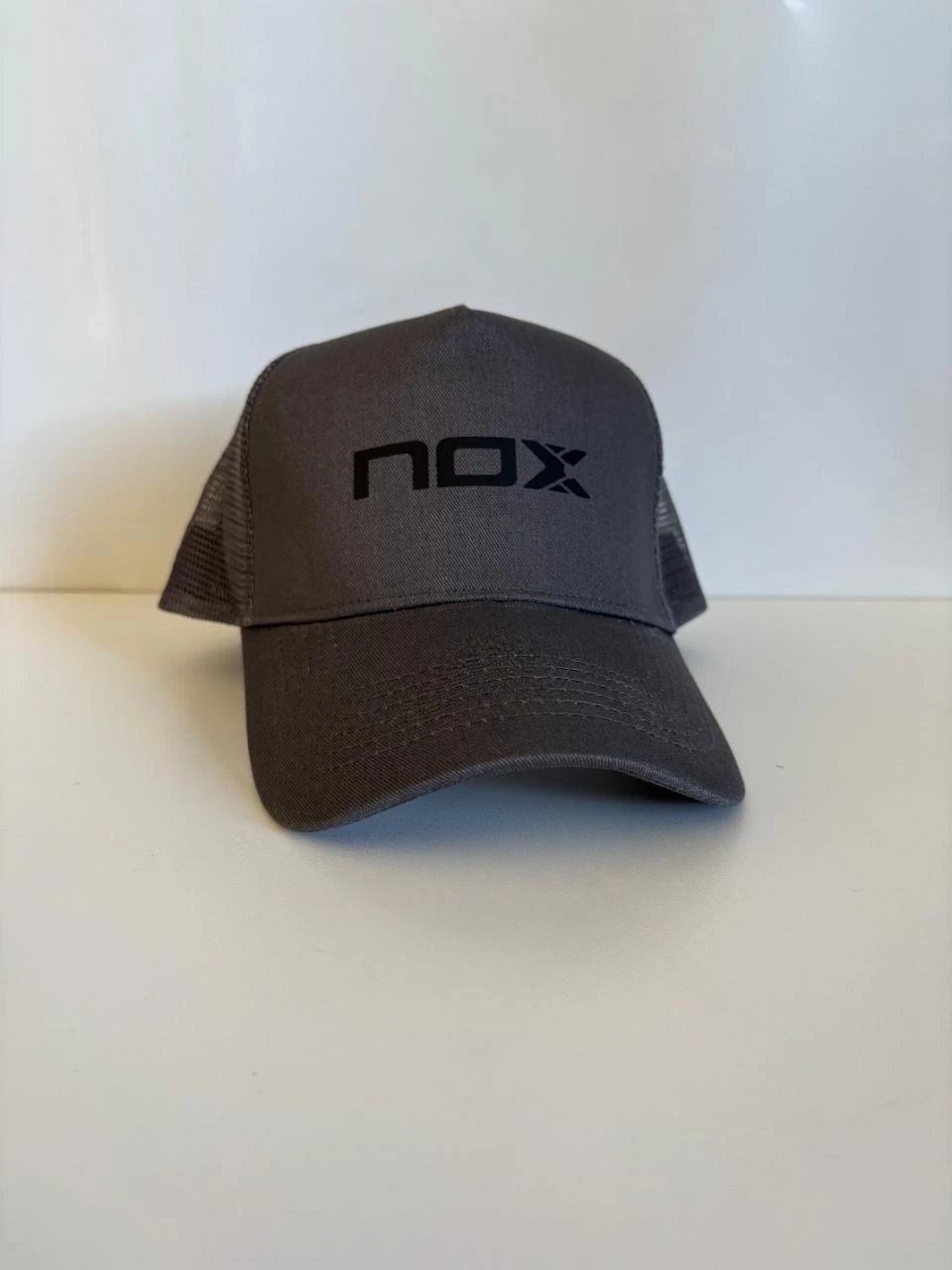 Casquette publicitaire NOX, padel, AT10, Graphite Grey, logo noir, neuf, taille